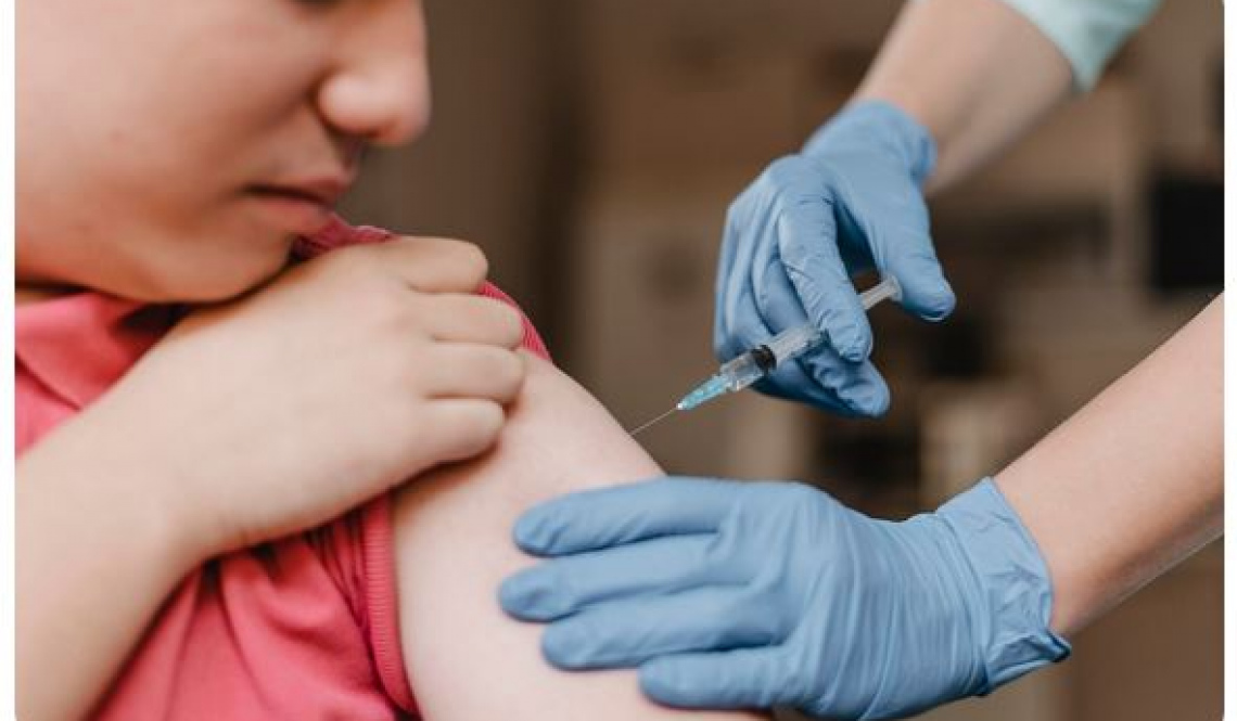 Успейте поставить прививку от гриппа до холодов - вакцина в Артемовской ЦРБ есть