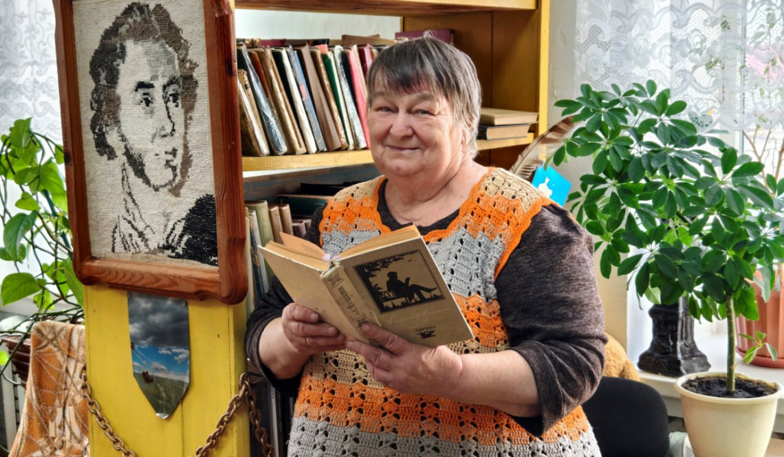 Есть в Красногвардейском “аптека для души” - это местная библиотека. И в ней 53 года трудится Людмила Андрианова