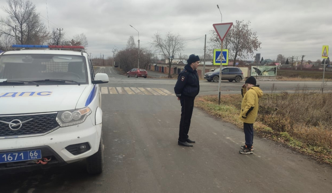 Рейд "Командирский час" провел в Артемовском врио начальника Госавтоинспекции