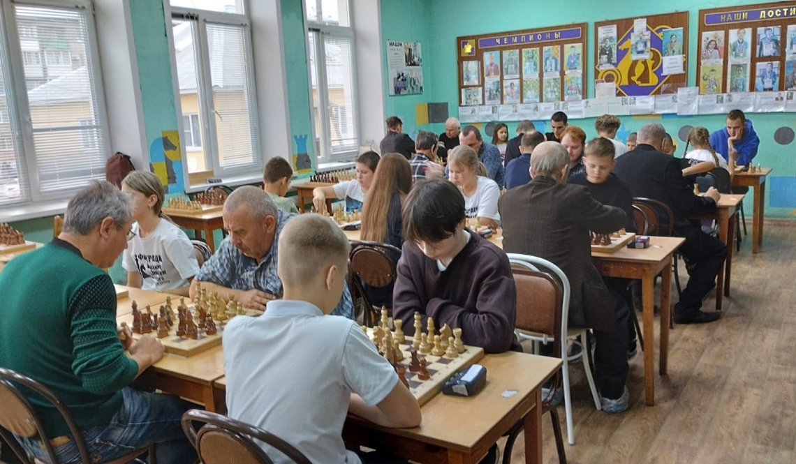 Блиц-турнир по шахматам собрал в Ирбите 27 мастеров. Наши не подкачали!