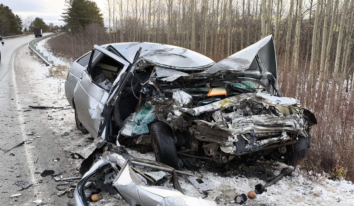 Повезло, что живы остались! В Артемовском районе столкнулись ВАЗ и ГАЗель