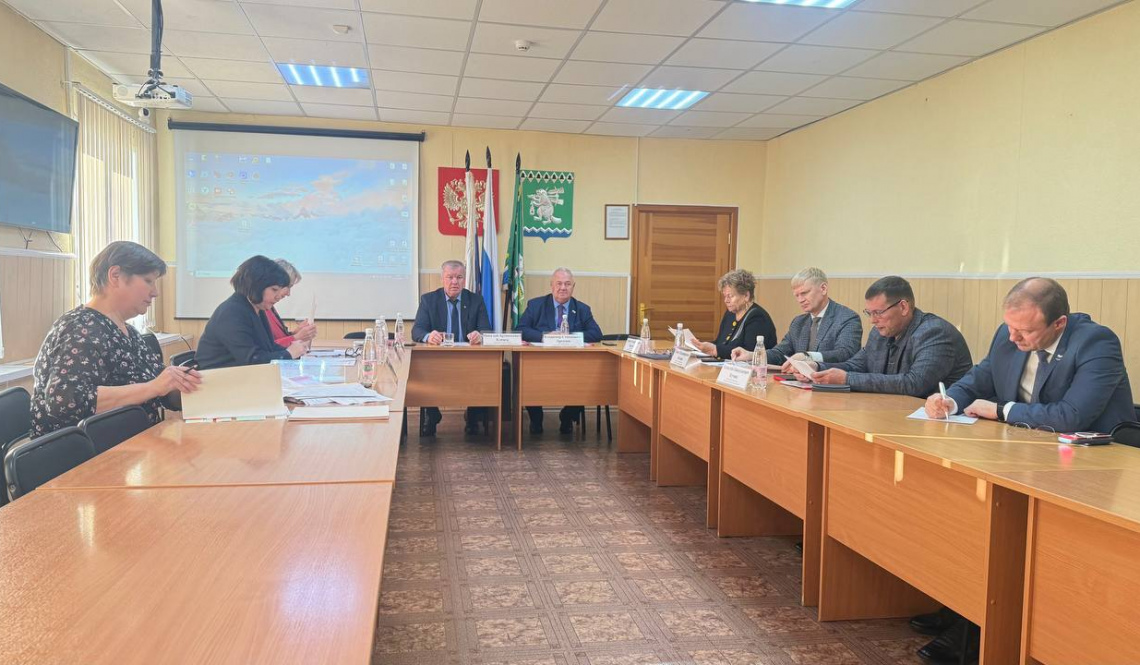 ЖКХ, производства, привлечение финансов. В Артемовском кандидаты на пост главы представили свои программы