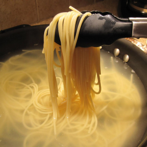 Люблю я макароны! Но умеете ли вы их готовить правильно? Предлагаем проверить себя!