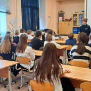 Инспекторы пришли в артемовские школы. С детьми и родителями говорили о правах и ответственности