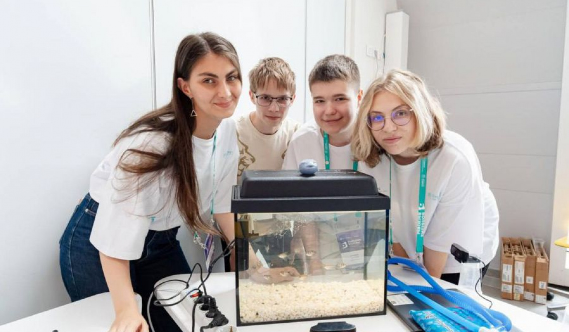 Денис Паслер утвердил госпрограмму по реализации молодёжной политики и патриотического воспитания граждан в Свердловской области до 2030 года