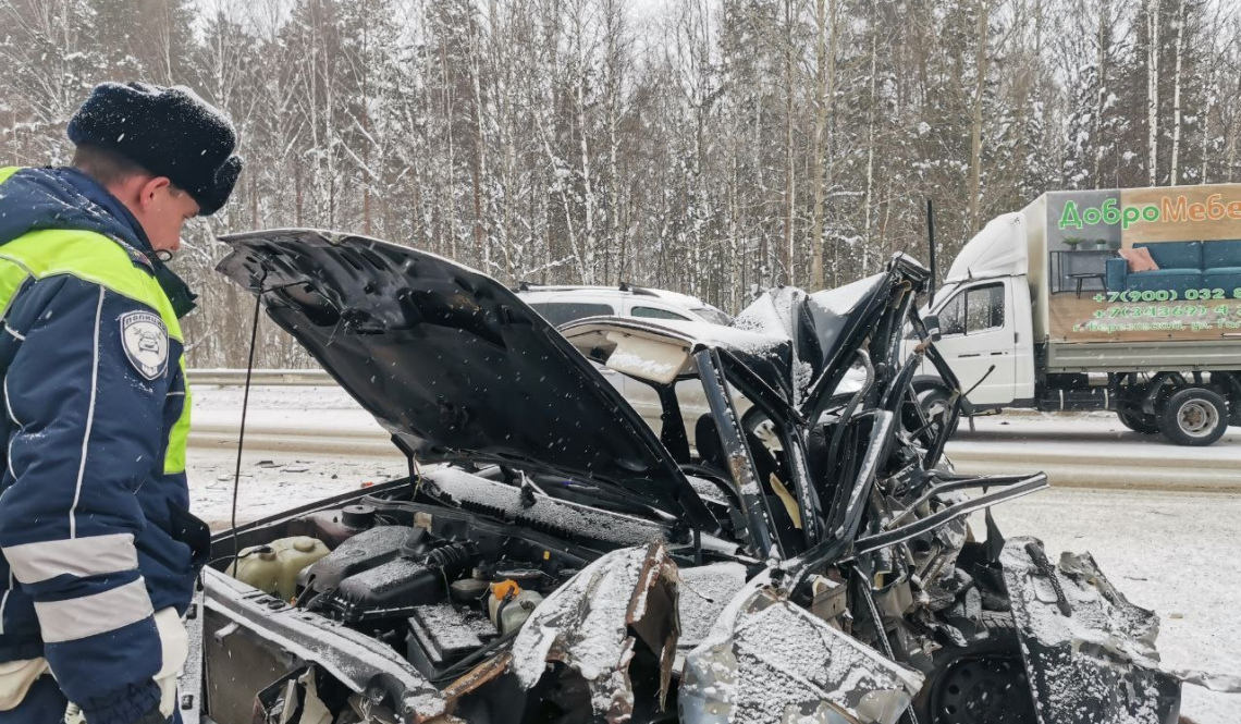 В двух ДТП погибли два артемовца. Машины занесло на дороге на скорости