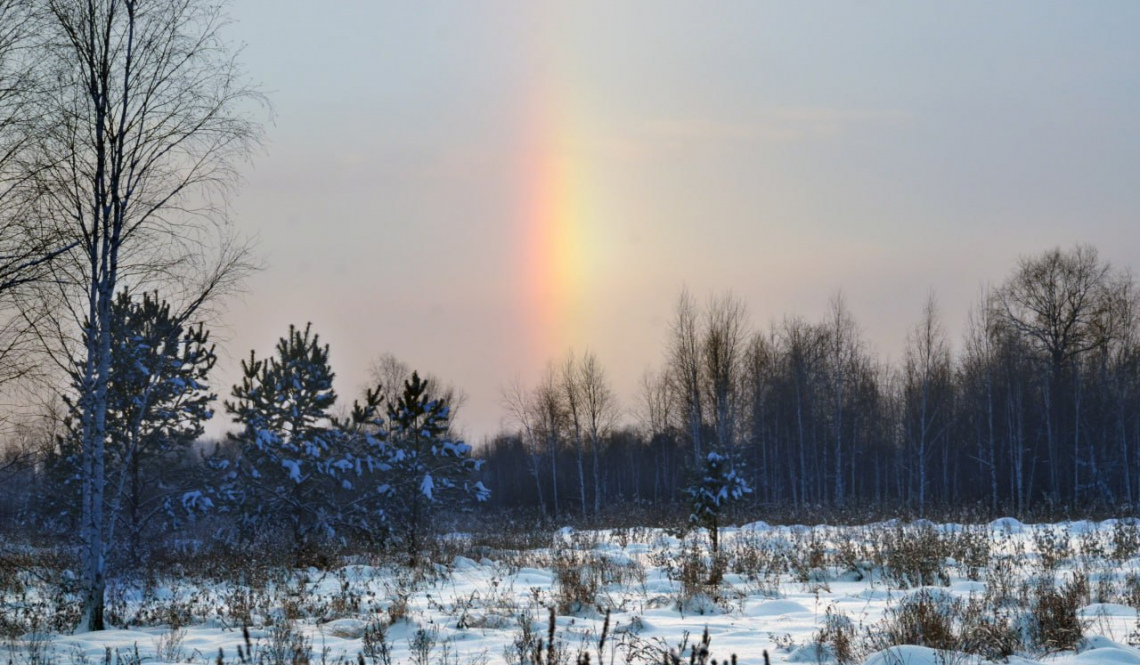Яркое гало сияет над Артемовским районом