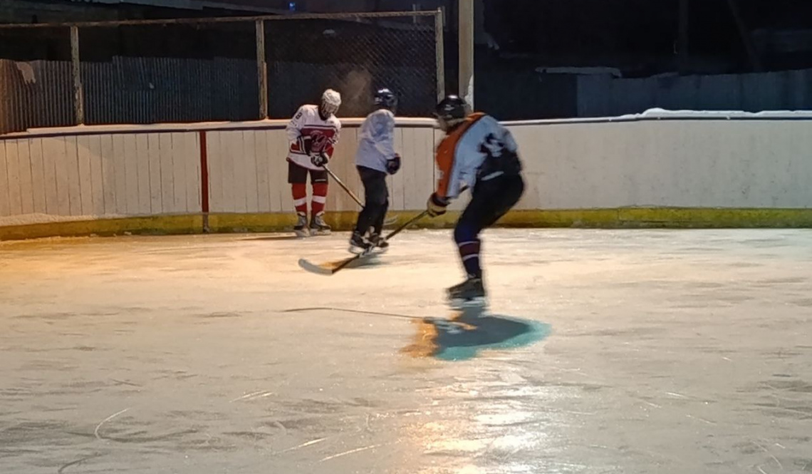 Первые хоккейные турниры пройдут в Артемовском