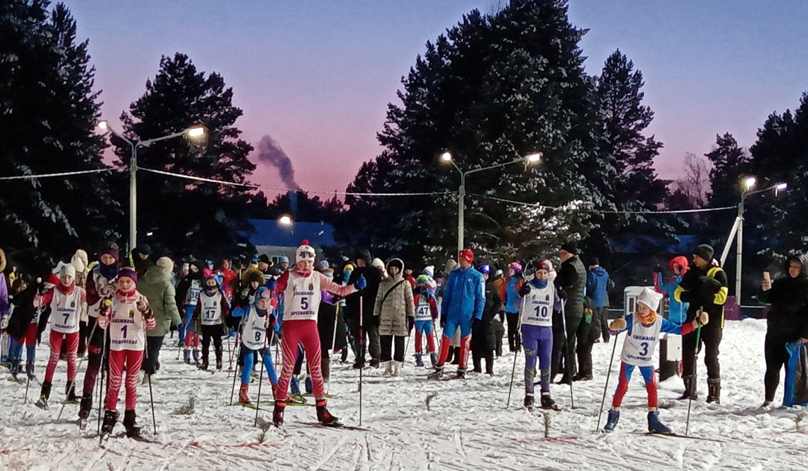 Сказочная гонка прошла на «Снежинке» при свете фонарей