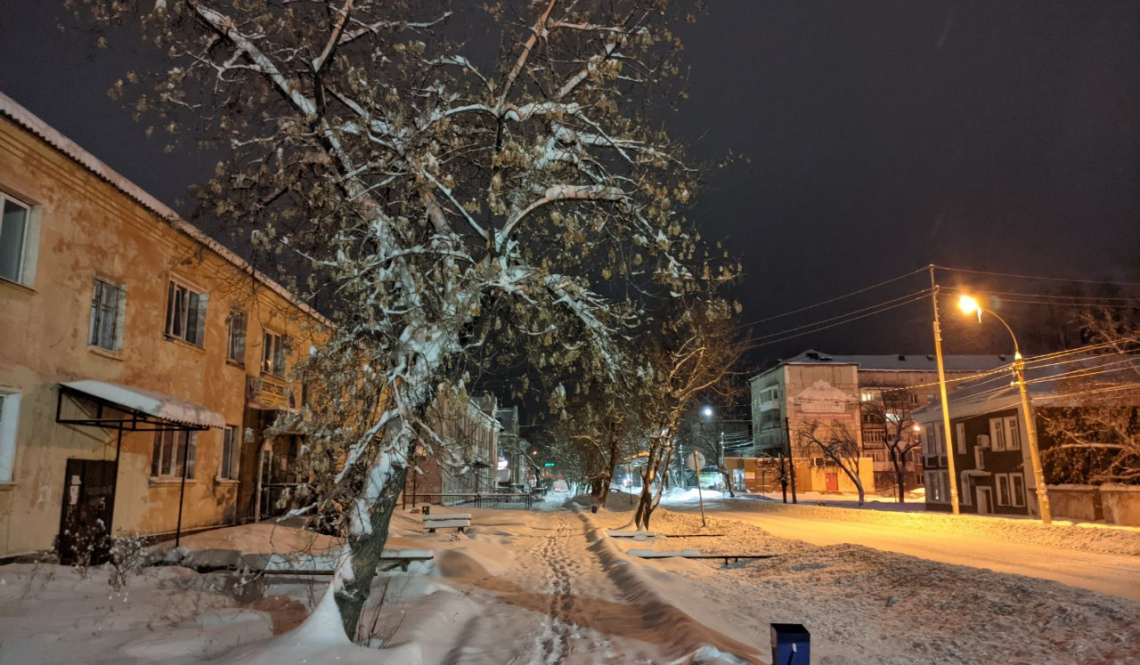 Ветер в Артемовском дует со скоростью 11-17 метров в секунду. МЧС предупреждает о снегопаде