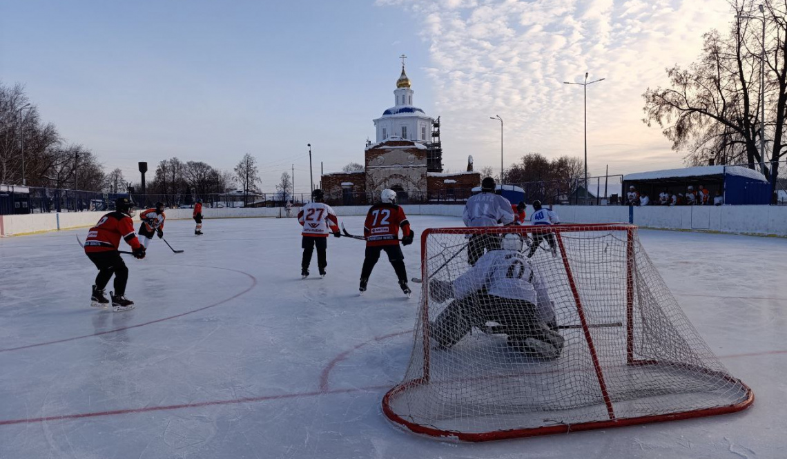 И снова с буллитами! Артемовцы на льду сразились с алапаевцами