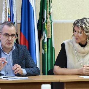 Денег нет, но надо держаться. Что отвечал глава на вопросы депутатов по темам дня