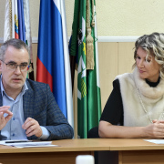 Денег нет, но надо держаться. Что отвечал глава на вопросы депутатов по темам дня