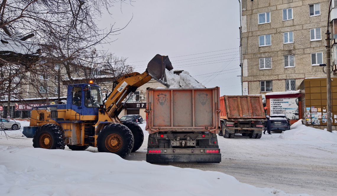 Сугробы-горы. Как идет уборка снега