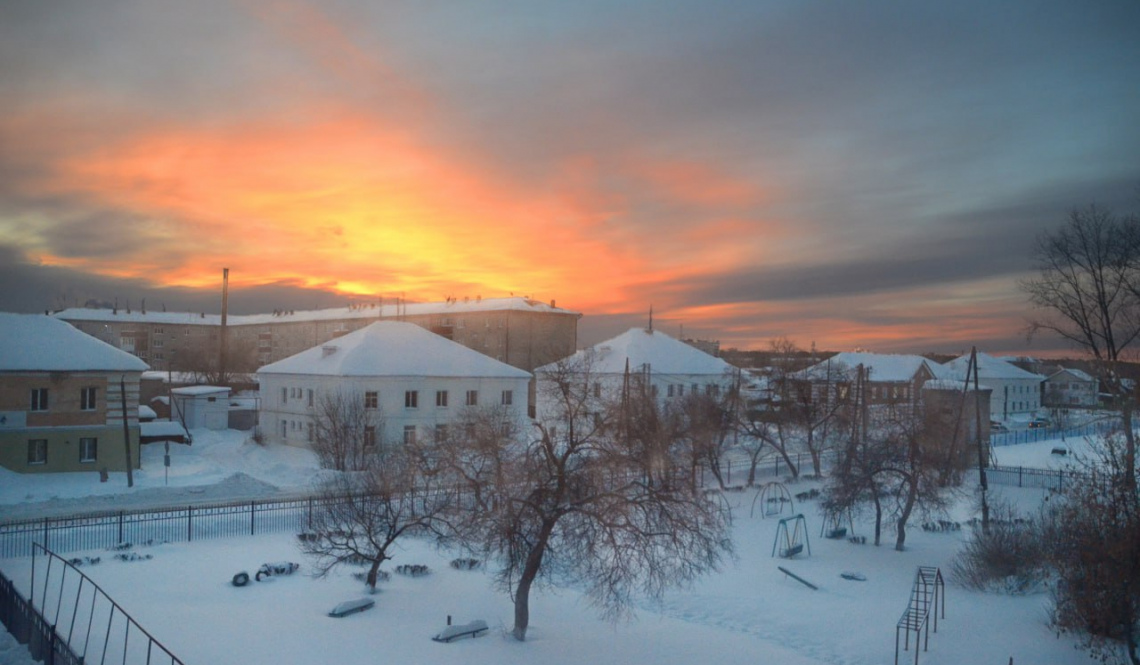 Погода в Артемовском намекает на приближение весны! Но только намекает...