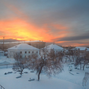 Погода в Артемовском намекает на приближение весны! Но только намекает...