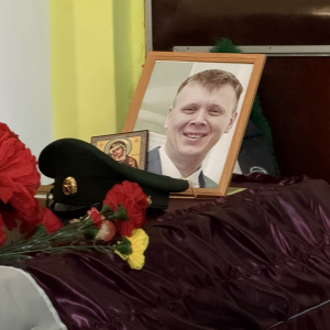 «Возил гуманитарку, а потом и сам стал воином». Буланашцы проводили в последний путь Егора Евдокимова