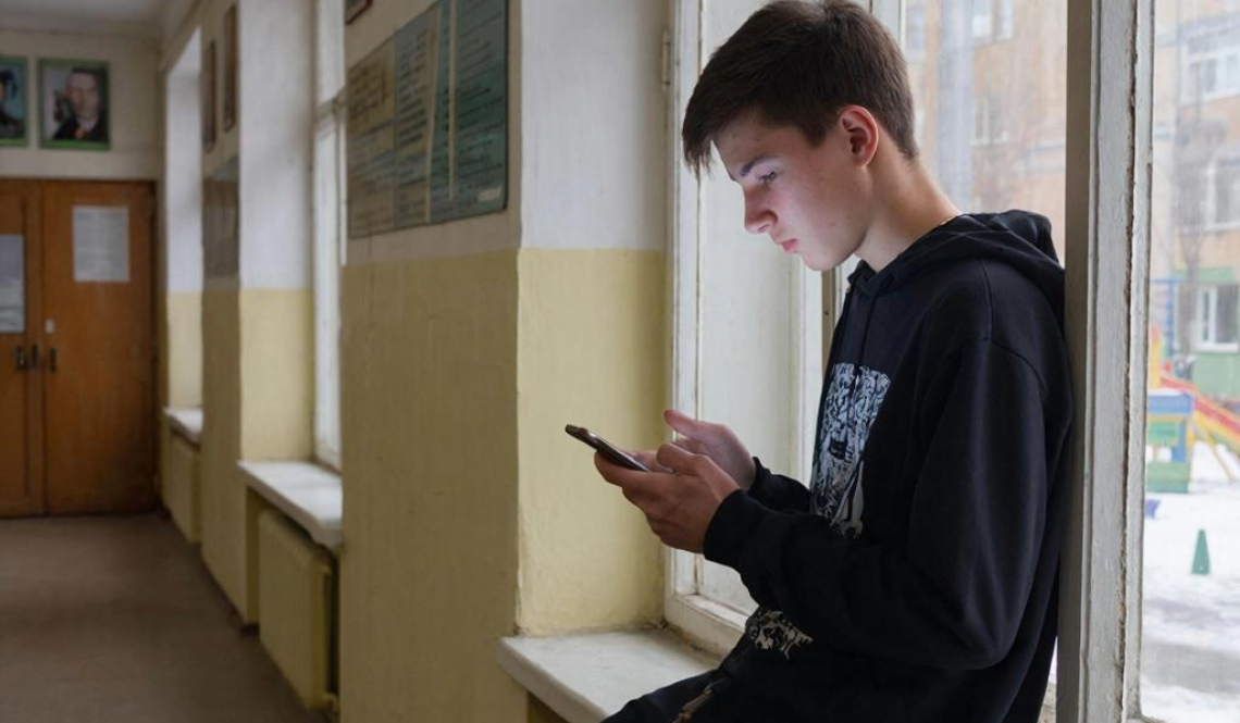 В Артемовском подростка суд наказал за лже-минирование школы