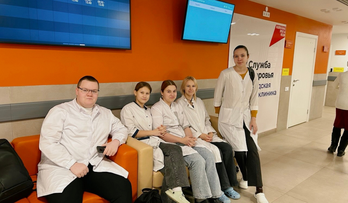 В стране отмечают День фельдшера. Спасибо за ваш труд!