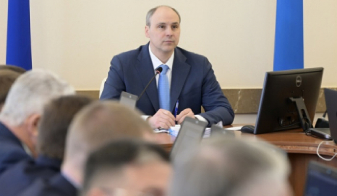 Денис Паслер поручил главам взять под личный контроль уборку снега в муниципалитетах