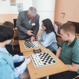 Артемовские любители шахмат и шашек активно участвуют в турнирах дома и на выезде. И побеждают!