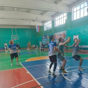 Парни из школы № 12 поедут на областной финал Школьной баскетбольной лиги