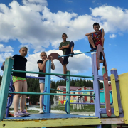 Мамы артемовских школьников, готовимся к летним каникулам! С 1 апреля открывается запись в лагеря