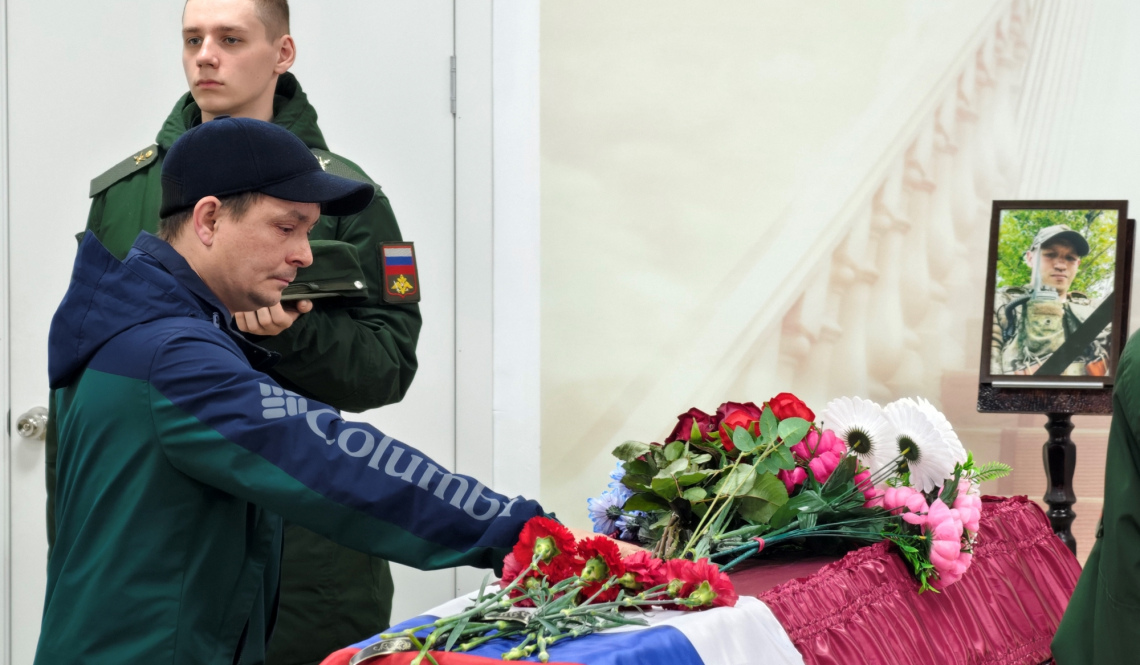 Короткая, но героическая жизнь. Александр Солонинкин до конца выполнил свой долг воина