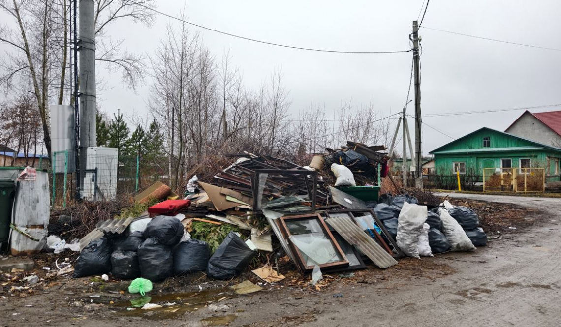 Представьте, что это домашнее мусорное ведро. И не бросайте отходы мимо контейнера на площадке