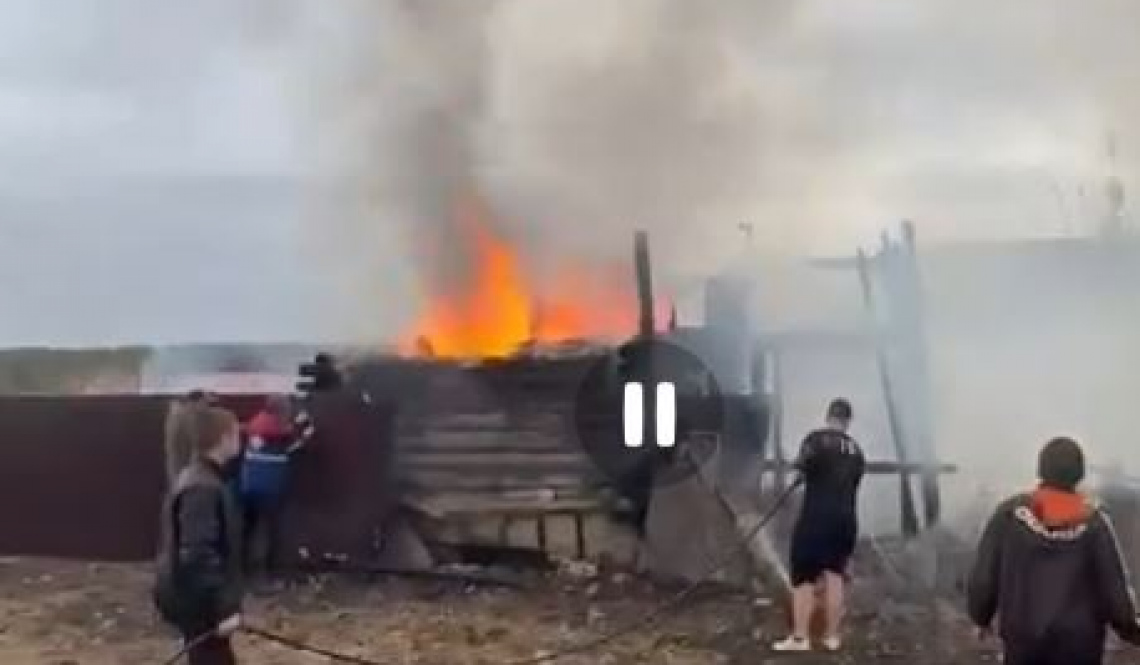 В Сосновом Бору сгорело 100 «квадратов» построек