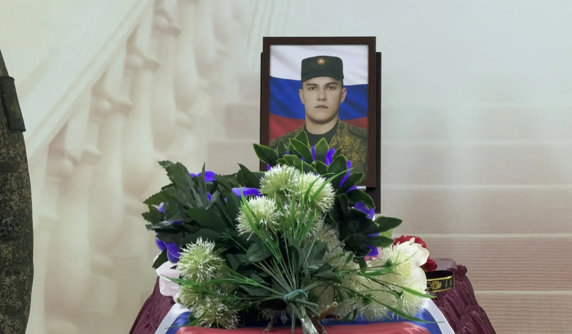 “Доброе большое сердце было у него”. С воином Александром Мальковым простились в Артемовском