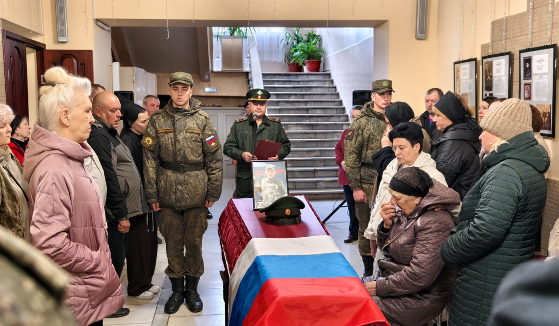 «Мастеровой был мужчина, настоящий хозяин!» Командир танка, слесарь, муж, отец, друг — каким мы запомним Олега Бабкина