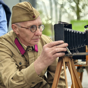 Их оружием был объектив фотокамеры. В Артемовском в День Победы вспоминали фронтовых журналистов
