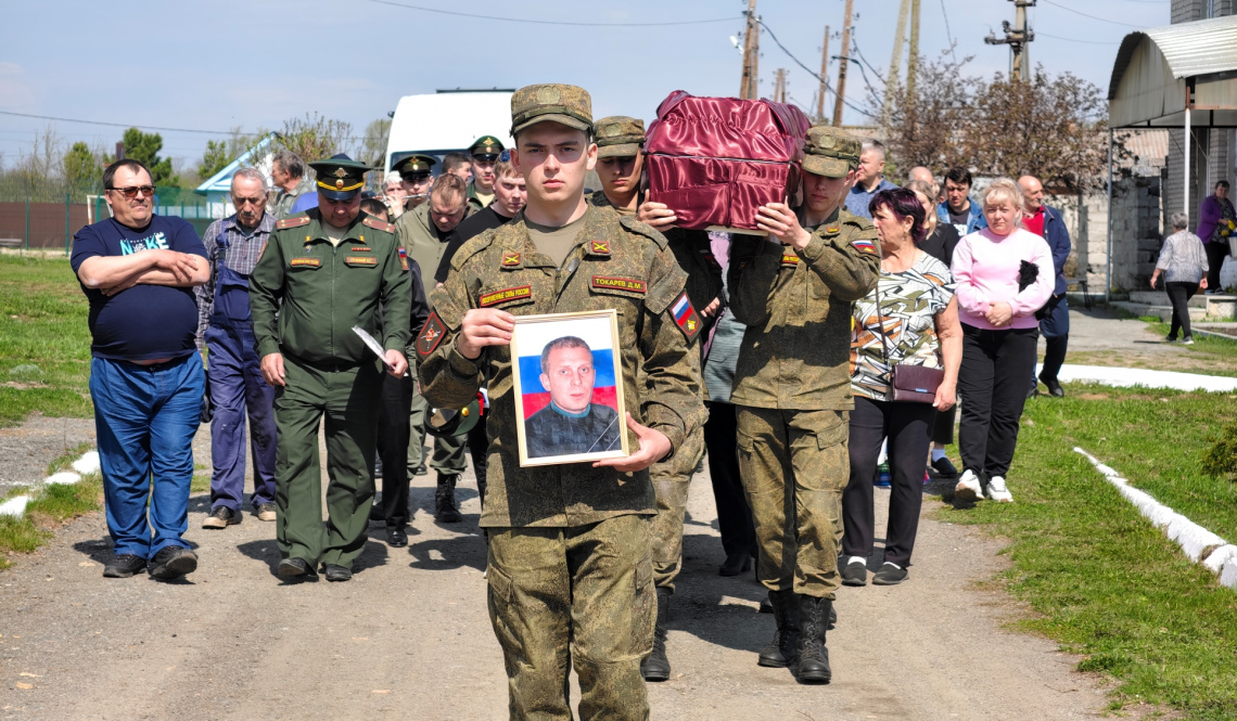 “Очень хороший был человек”. Последнее «прости» прозвучало в адрес воина Юрия Фимушина