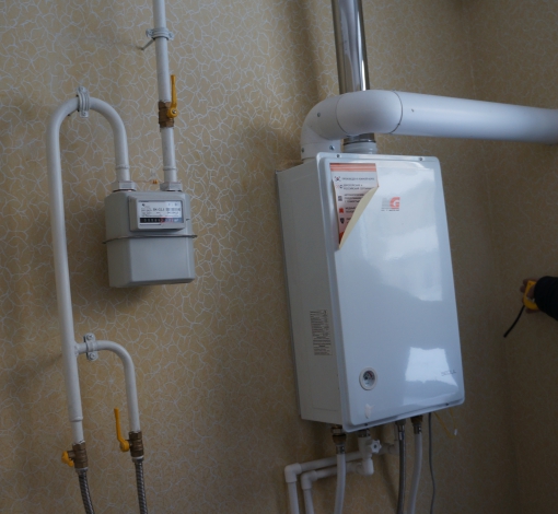 В Артемовском, как и в других городах области в домах устанавливают газовые котлы для отопления и горячего водоснабжения. Но теплоэнергетики в АГО не спешат отказываться от таких потребителей.