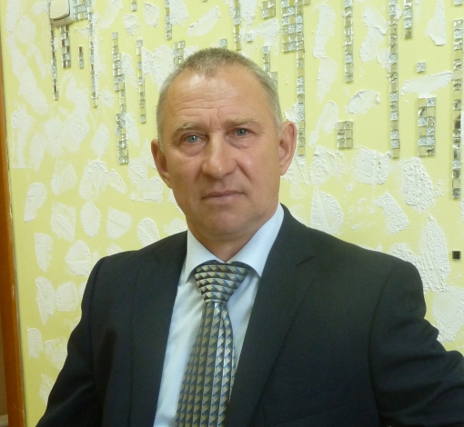 Геннадий Виноградов не первый раз избирается в Думу Артемовского.