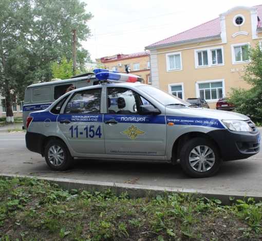 Полиция Артемовского раскрывает большинство преступлений по горячим следам.