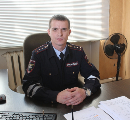 Владимир Брызгалов знает службу в ГИБДД досконально и считает главным приоритетом безопасность людей на дорогах.