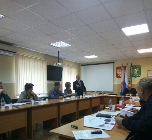 Ситуацию с муниципальной газетой обсуждали на заседании постоянной депутатской комиссии.