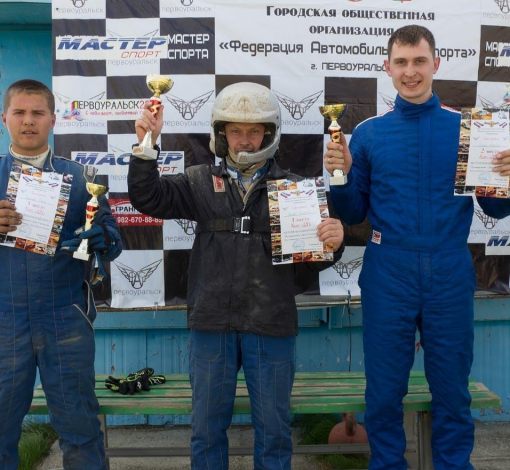 20-летний Кирилл (первый слева) по семейной традиции верен мотоспорту.
