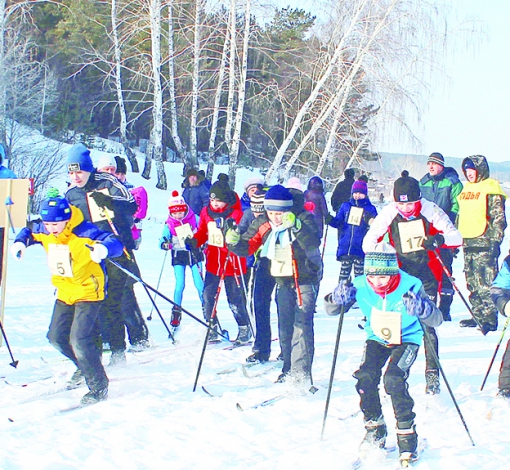 На лыжню выходят артемовцы возрастом от 6 до 85. И вы приходите!