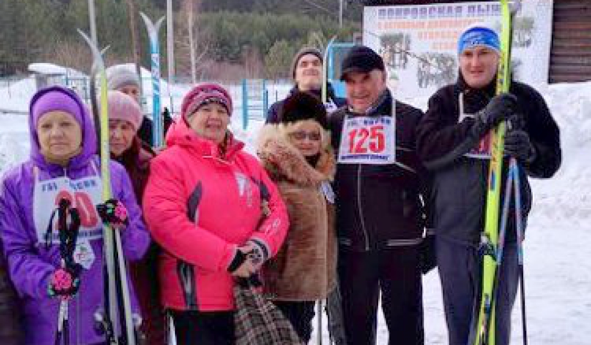 Нынче на лыжню в Покровском вышли несколько поколений членов общества инвалидов. 