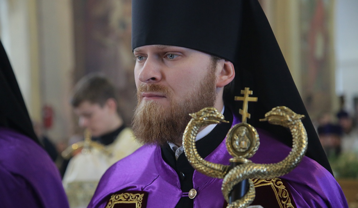 Службу проведет епископ Алапаевский и Ирбитский Леонид. На ней будут присутствовать священнослужители Артемовского района.