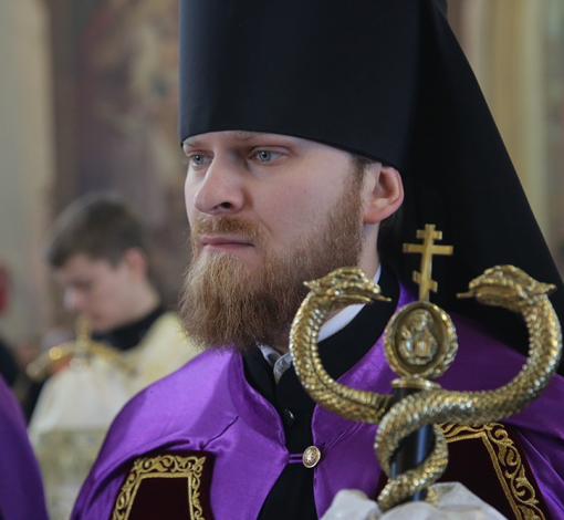 Службу проведет епископ Алапаевский и Ирбитский Леонид. На ней будут присутствовать священнослужители Артемовского района.