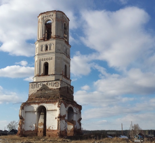 Колокольня в Антоново - единственное, что сохранилось от красивой церкви.