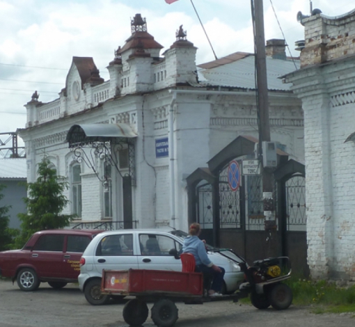 В Красногвардейском дорогу вначале сделали, а потом разобрали.