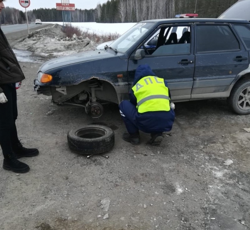 Наряд ДПС помог водителю, который находился в пути, далеко от дома 