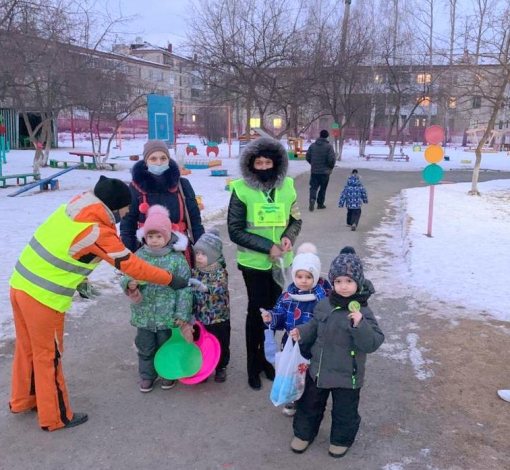 Правилам движения учить детей нужно как можно раньше - считают в ГИБДД.