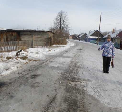 В Сосновом Бору по дорогам периодически текут реки нечистот