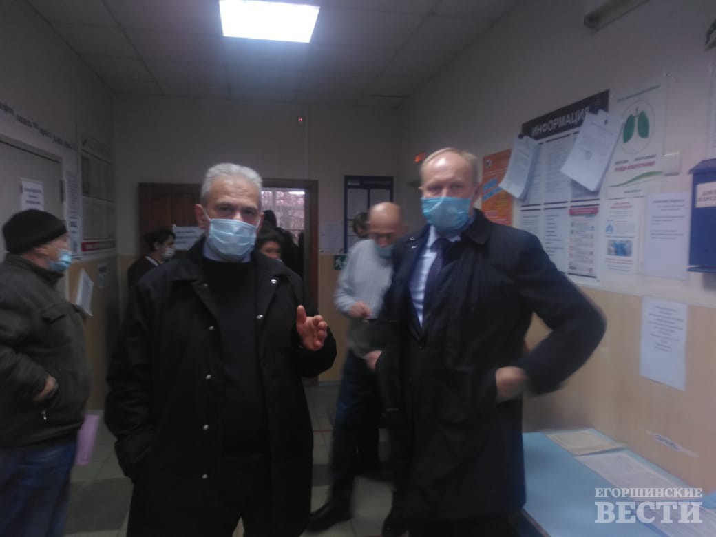 Андрей Карташов и Сергей Чепиков посетили буланашскую регистратуру.